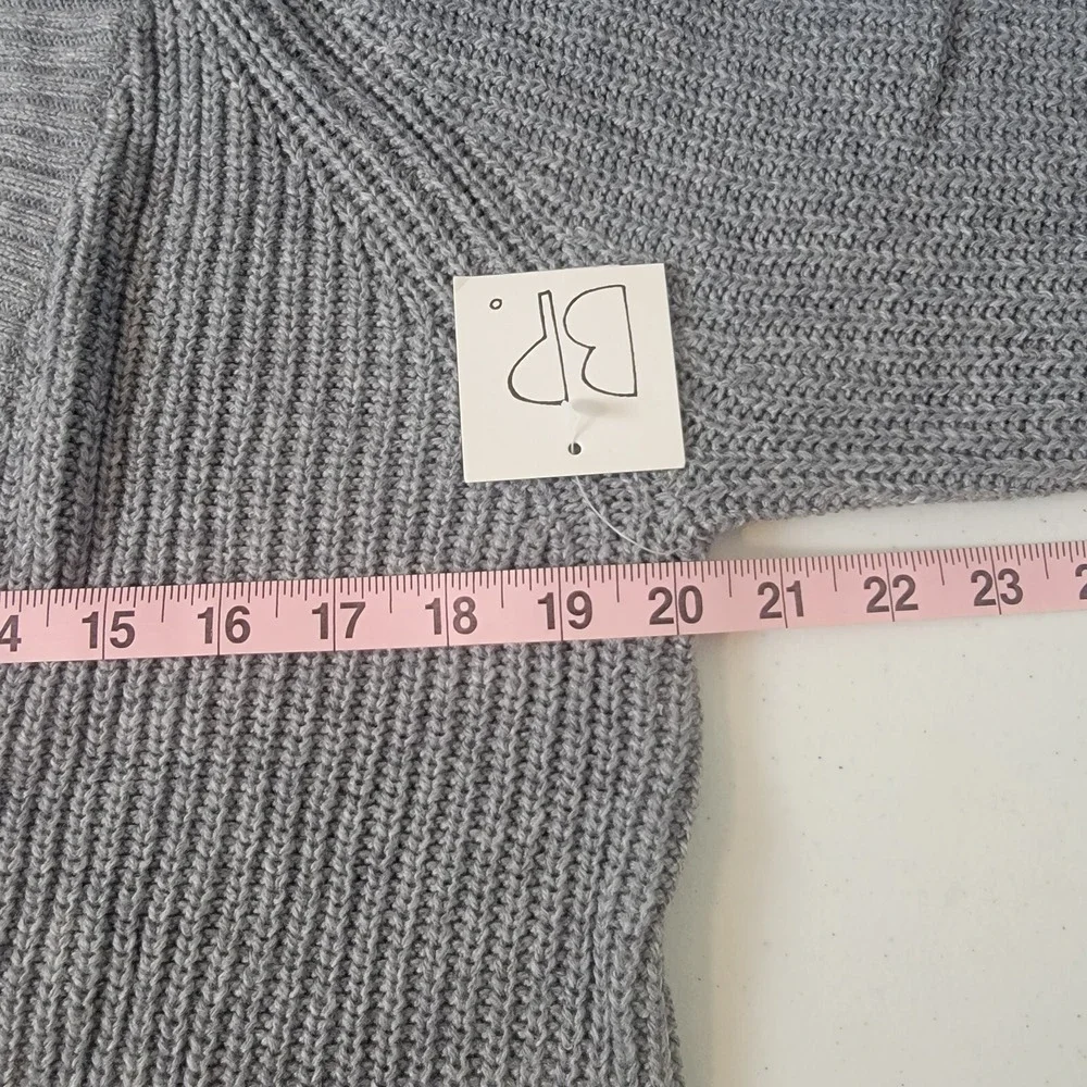 BP Deep V-Neck Ribbed Knit Tunic Sweater Womens XS Grey Long‎ Sleeve Pullover